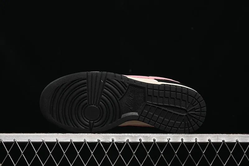 All Categories Nk SB Dunk Series Nk SB Dunk Low Low-top sneakers Nike SB Dunk Low White, black and pink color Low-top casual sneakers DD1391-100